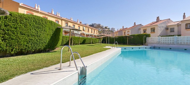 Holiday Home 'Del Mar Salobreña' with Shared Pool, Private Terrace and Shared Garden in Salobreña