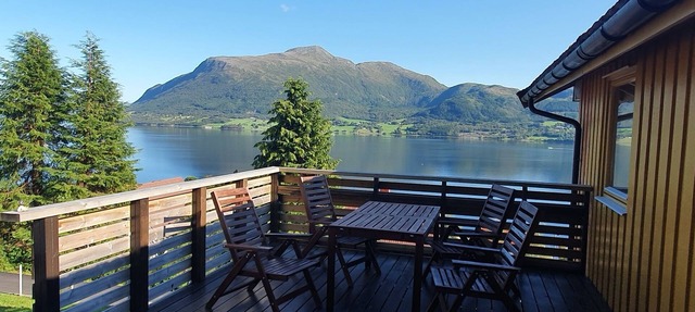Holiday Home Kvernesfjord with fishing opportunities in Averøy