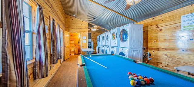 Horseshoe Lodges Cabins & RV Park in Midland