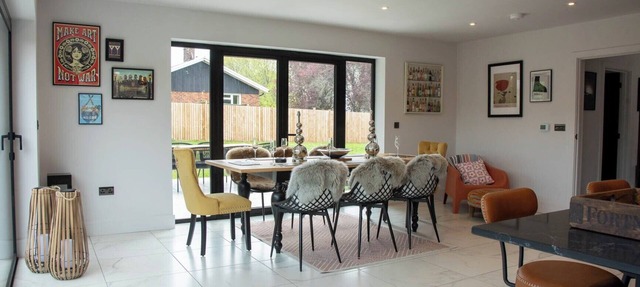 House Sleeps 10 With Enclosed Garden in Reading