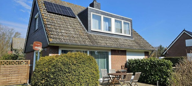 Idyllically situated apartment on the 1st floor with a view of the countryside and rapeseed fields. in Fehmarn