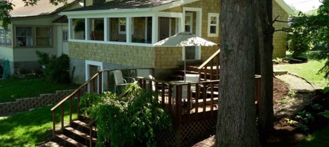 Indian Lake Treehouse Waterfront Cottage in Lakeview