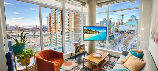 InfinityNest: Chic downtown escape/stunning views in Calgary