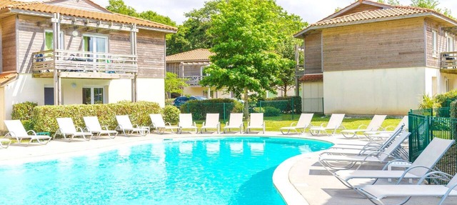 Lakeside Maisonette Retreat in Aureilhan