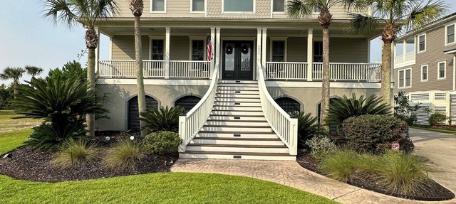 Large golf course retreat home with beautiful views overlooking the Wando River in Mount Pleasant