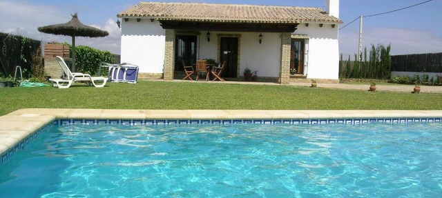 Large pool, beautiful fireplace, brick barbecue, near the beautiful beach in Roche - Casa Bartolo - in Conil de la Frontera