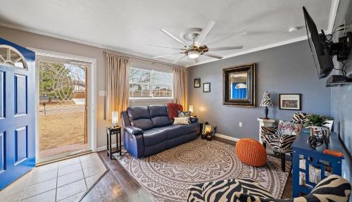 Let D's Cozy Cottage Provide a Comfortable Stay! in Big Spring