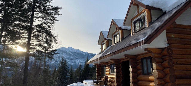 Log Home Getaway with Incredible Mountain Views in Golden
