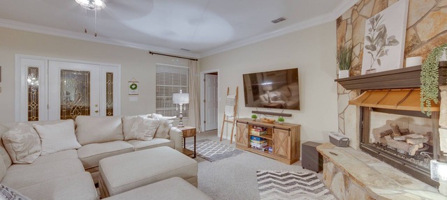 Lovely Hawkins Home w/Patio & Hangar Garage! in Hawkins