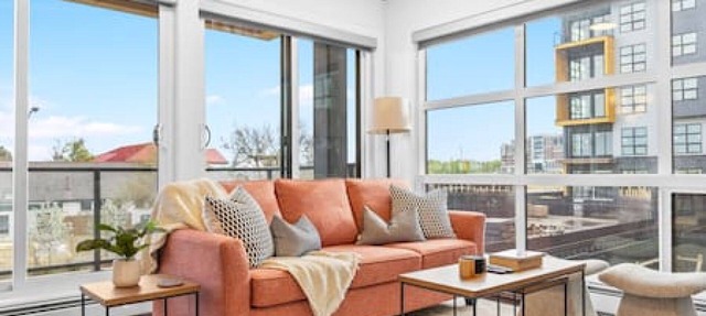 Luxe 2BR 2BA | AC | Near Downtown MRU Currie in Calgary