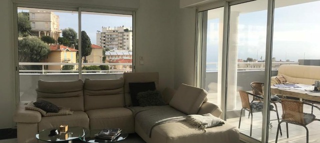 Luxurious Apartment with Terrace and Sea View in Beausoleil