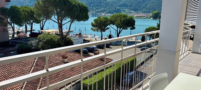 Luxurious new apartment with a terrace overlooking the lake on the Sarnico lakeshore. in Sarnico