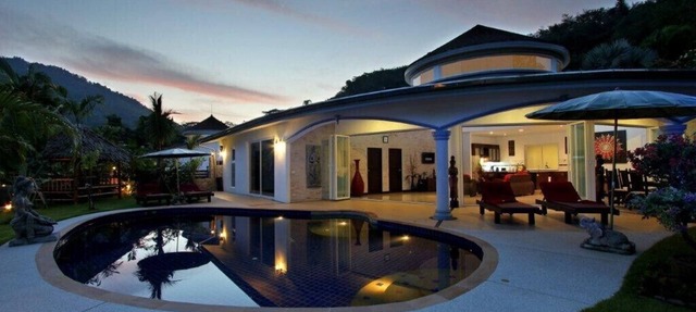 Luxurious, quiet, private Pool-Villa Eden, 7/7 housekeeper/butler in Phuket