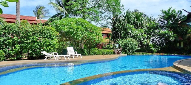 Luxurious Thai-Style Villa with a Swimming Pool Just 20 Meters from Beach Access in Ko Samui District