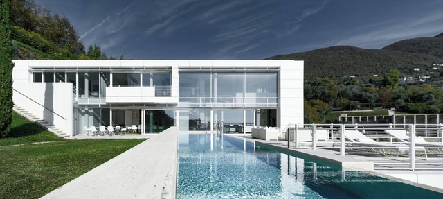 Luxury Villa with infinity pool and lake view from architect Richard Meier in Gardone Riviera