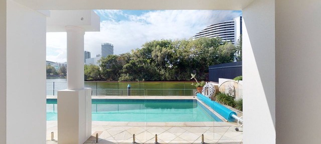 Luxury Villas Lakeland Keys (Heated Pool) in Gold Coast