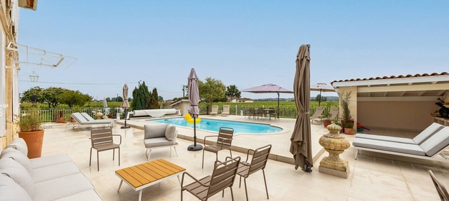 Maison du Grand Chêne: Holiday Home with Wi-Fi in the Heart of the Vineyards in Saint-Sulpice-de-Faleyrens