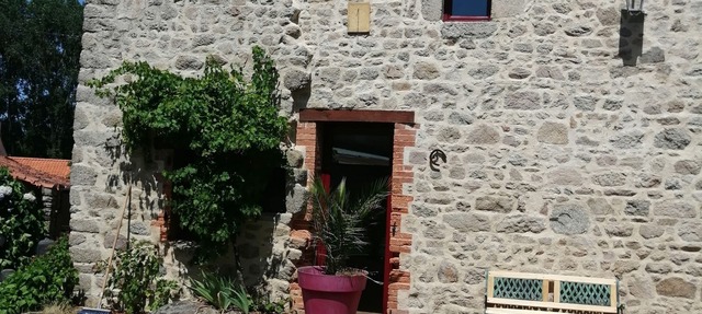 Maison de Caractère en Pierre du XVI ème Siècle in Le Tablier