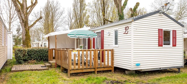 Mobile Home 'Piscines - Terrasse' with Shared Pool and Private Terrace in Angles