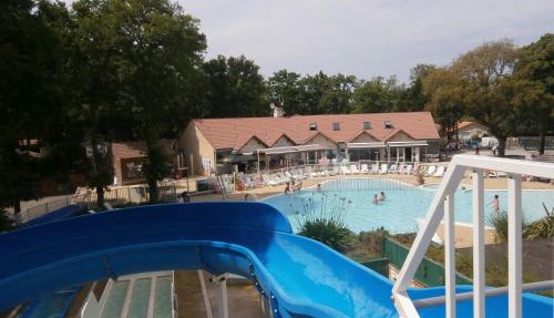 Mobilhome 3 chambres tout confort, proche de la plage in Saint-Brevin-les-Pins