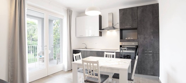 Modern Apartment Close to Lake Garda with Wi-Fi & Terrace in BARDOLINO