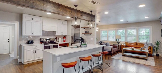 Modern Stay | 10 Min Walk From AT&T Stadium in Arlington