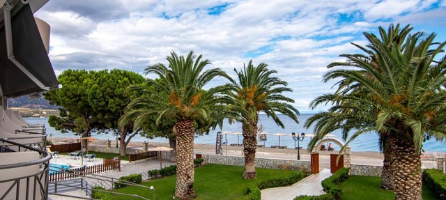 Nefeli Studios in Erateini