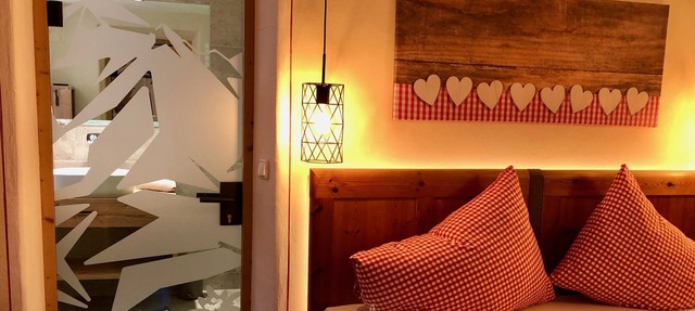 NEW: Alpine style Apartment in a historic house in a idyllic Tyrolean valley in Telfes im Stubai