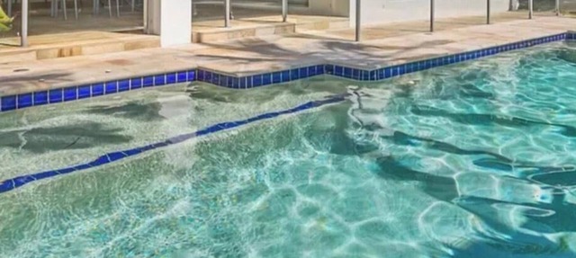 Ocean Blue - 5 Bedroom Pet-Friendly Beachside Home in Kingscliff