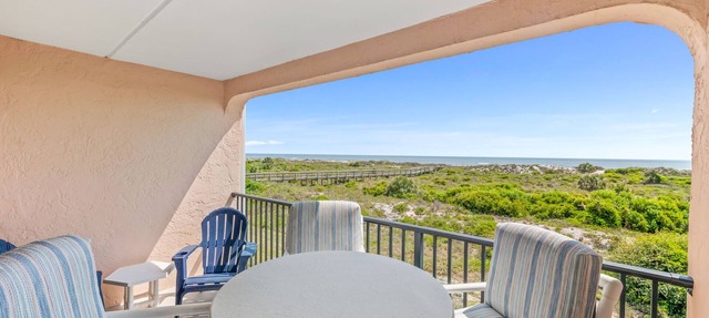 OCEANFRONT 2 bed/2.5 bath Townhouse! Pool & Tennis in St Augustine