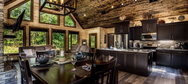 Paradise Pines - Relax & unwind. in Smithville