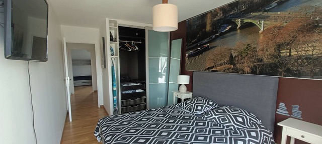 PARIS/Large family Apartment (3 bedrooms + 2 bathrooms) in Saint-Denis