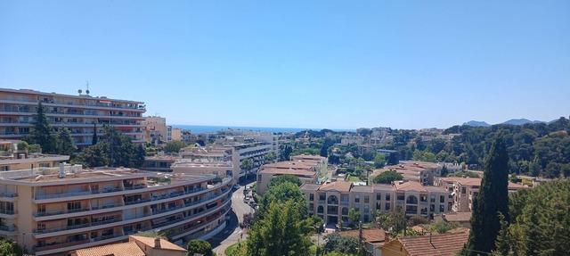 Peaceful Holidays With Breathtaking Views in Super Quite Area in Le Cannet