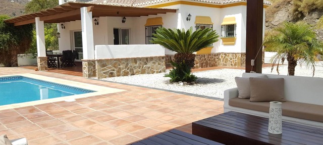 Peacefully situated modern style villa with private pool, panoramic views & Wifi in Competa