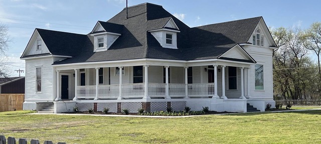 Plenty of space to relax! Near Turner falls, the lake & Crossbar Ranch. Sleeps 6 in Davis