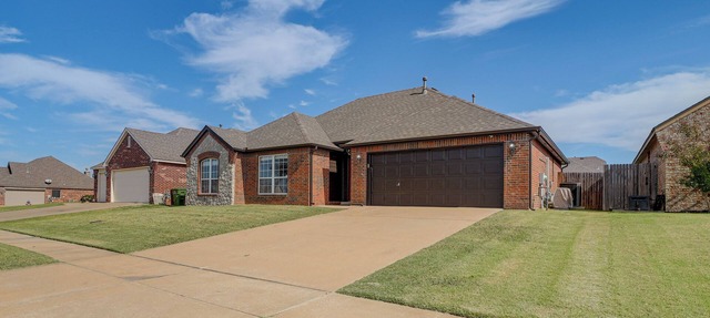 Pool Access: Newly Remodeled House in Broken Arrow in Broken Arrow