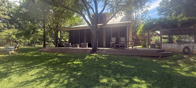 Private 3+Acre Compound with 2.5 Homes, Unlike any other! in Mabank