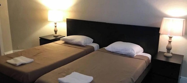 Private Suite # 12, few minutes walk to beach. in Pompano Beach