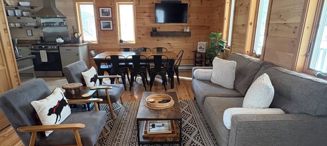 Private Waterfront Ski Cabin - 5 Min to Whiteface. in Wilmington