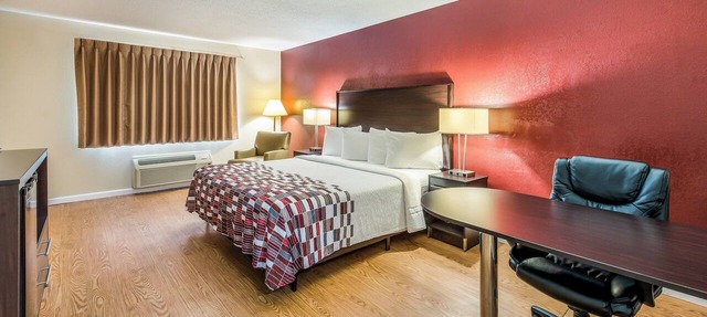Red Roof Inn & Suites Wapakoneta in Wapakoneta
