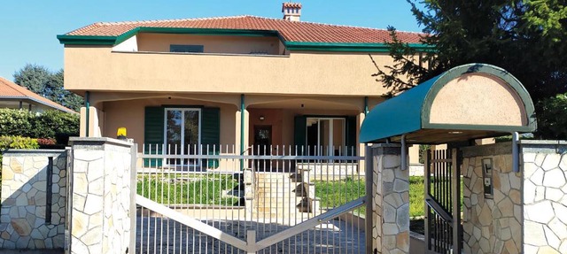 Rho Mind Villa in Rho