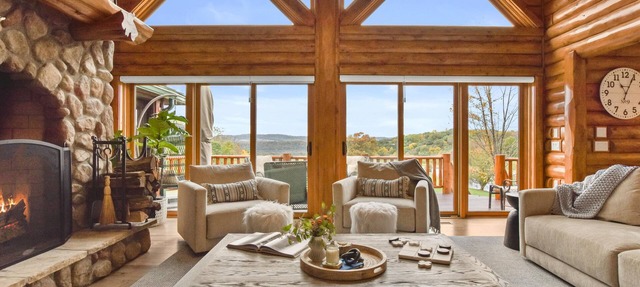 Riverfront Custom Retreat - The Great River Ranch in Potosi