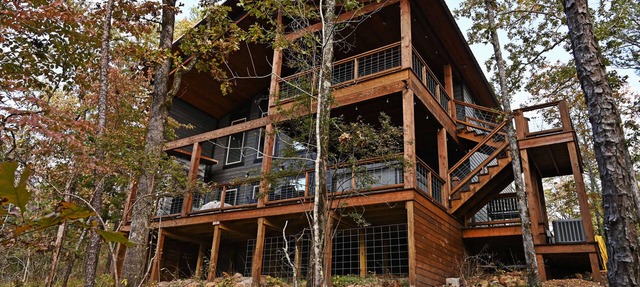Rockin Robin-TRUE SECLUSION-Paved Roads-Boat Ramp 1/2 mile-ATV'S Welcome-2 Suites in Broken Bow