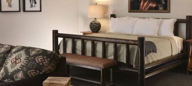 Rustic Retreat: Discover Spacious Lodging & Cozy Hospitality | 2 Units in Broken Arrow