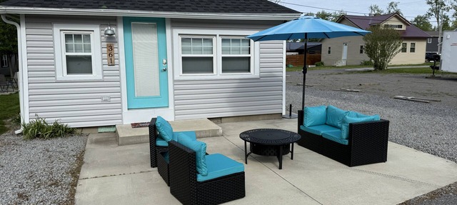Sandy Bottom Cottage in Russells Point