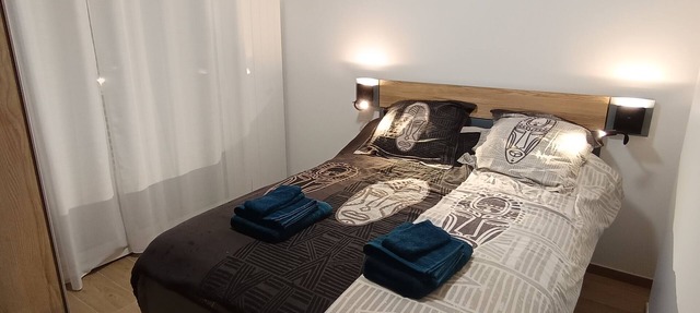 Self-contained accommodation with outdoor area near various parks in Mouroux