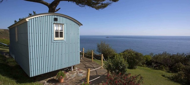 Shepherd's Hut Gorran Haven, Panoramic Ocean Views in Gorran Haven