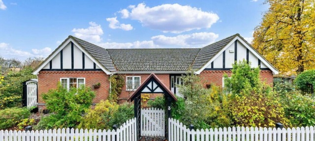 Sizeable 4 bed property on Huntingdon Ring road in Huntingdon