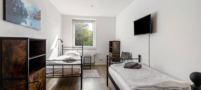 Spacious 3-Bedroom Duisburg Apartment for Groups & Business in Duisburg