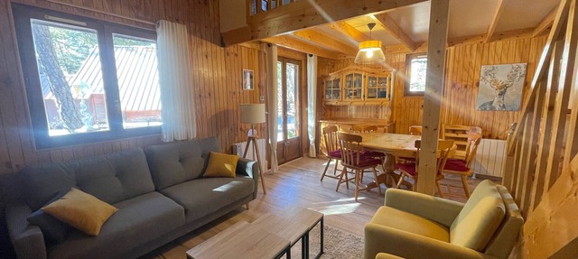 Spacious chalet in Barcelonnette for 8 guests in Barcelonnette